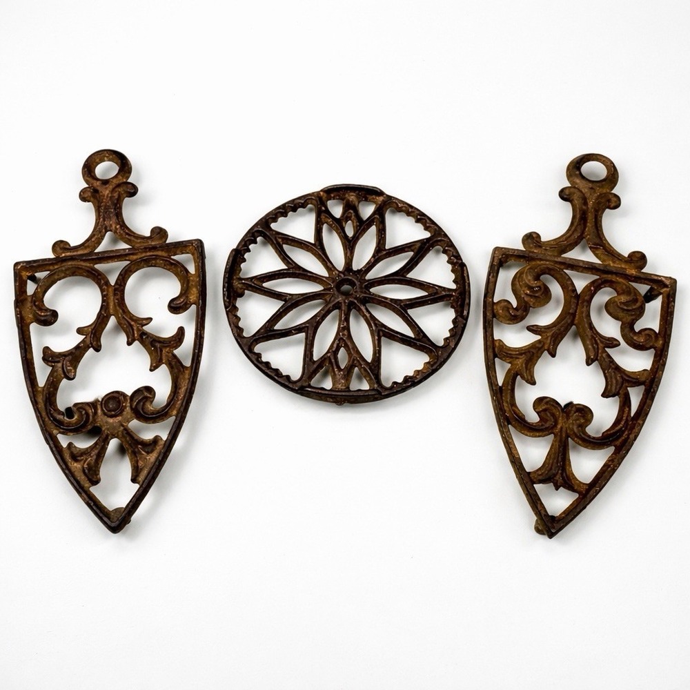 VTG Cast‎ Iron Trivets Ornate Primitive Farmhouse Kitchen Décor Rustic Set of 3